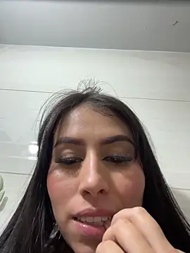 Snapshot of BIJOU_SECRET chatting on 16, 11, 2025 BIJOU SECRET online show from 16, 11, 2025