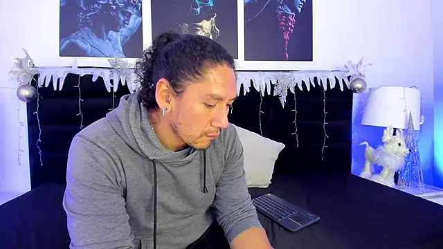 Snapshot of ErosyVenus69 chatting on 18, 11, 2025 ErosyVenus69 online show from 18, 11, 2025