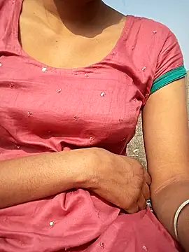 Snapshot of couple-open-enjoy chatting on 18, 11, 2025 couple-open-enjoy online show from 18, 11, 2025