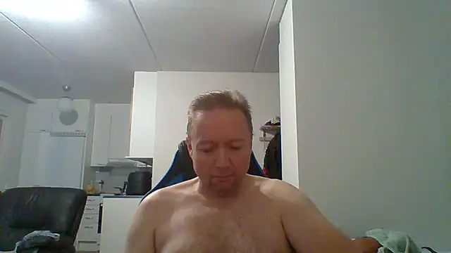 Snapshot of Timka69 chatting on 2, 11, 2025 Timka69 online show from 2, 11, 2025