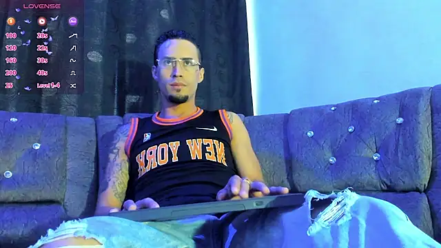 Snapshot of harold_777 chatting on 23, 11, 2025 harold 777 online show from 23, 11, 2025