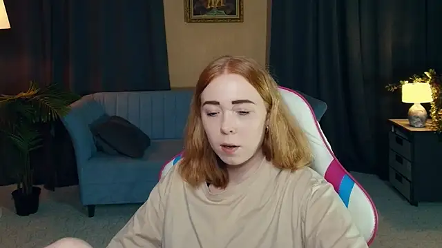 Snapshot of AddieOsler chatting on 13, 12, 2025 AddieOsler online show from 13, 12, 2025