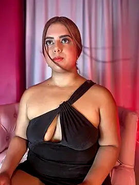 Snapshot of RileyFlame chatting on 28, 11, 2025 RileyFlame online show from 28, 11, 2025