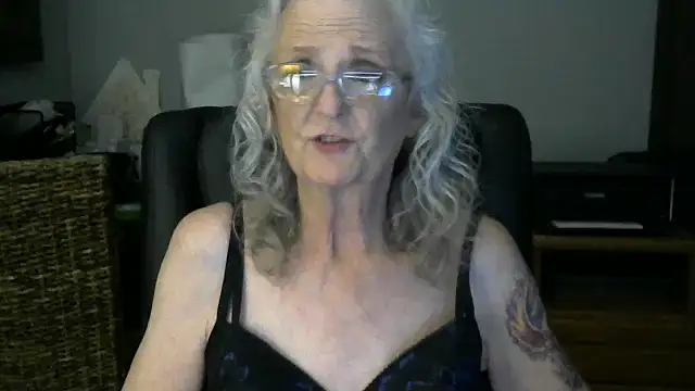 Snapshot of JoleneDelacroix chatting on 12, 11, 2025 JoleneDelacroix online show from 12, 11, 2025