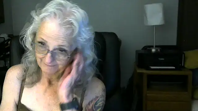 Snapshot of JoleneDelacroix chatting on 12, 11, 2025 JoleneDelacroix online show from 12, 11, 2025