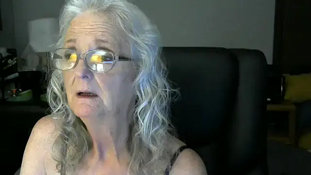 Snapshot of JoleneDelacroix chatting on 13, 11, 2025 JoleneDelacroix online show from 13, 11, 2025
