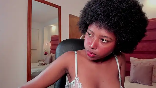 Snapshot of violeta_ruizz chatting on 5, 11, 2025 violeta ruizz online show from 5, 11, 2025