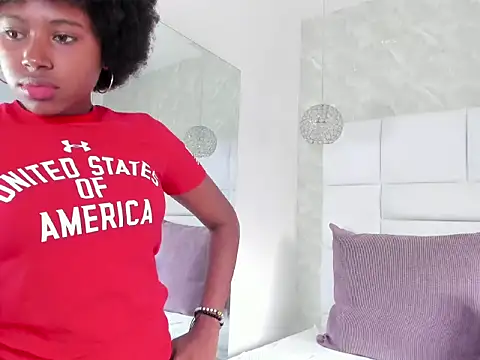 Snapshot of violeta_ruizz chatting on 13, 11, 2025 violeta ruizz online show from 13, 11, 2025