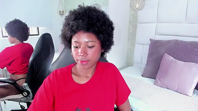 Snapshot of violeta_ruizz chatting on 24, 11, 2025 violeta ruizz online show from 24, 11, 2025