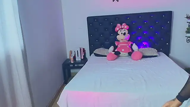 Snapshot of GiannaRoberts chatting on 14, 11, 2025 GiannaRoberts online show from 14, 11, 2025