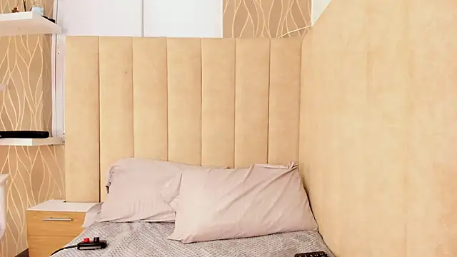 Snapshot of NhoanBrunette chatting on 28, 11, 2025 NhoanBrunette online show from 28, 11, 2025