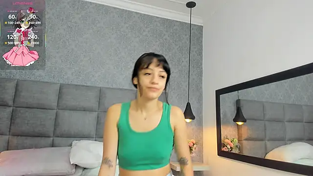 Snapshot of Luna_Bella3 chatting on 23, 11, 2025 Luna Bella3 online show from 23, 11, 2025