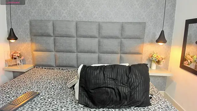 Snapshot of Luna_Bella3 chatting on 24, 11, 2025 Luna Bella3 online show from 24, 11, 2025