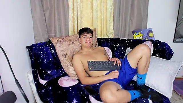 Snapshot of the_boy_king016 chatting on 1, 11, 2025 the boy king016 online show from 1, 11, 2025