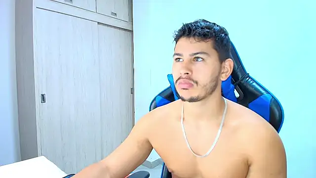 Snapshot of sophia_and_alex chatting on 10, 11, 2025 sophia and alex online show from 10, 11, 2025