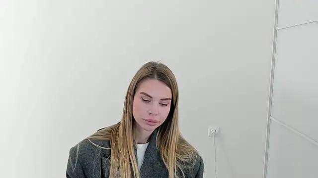 LinaBey online show from 15, 11, 2025