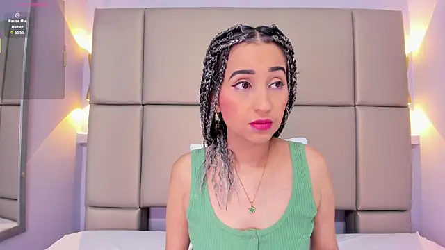 violett rabbit  online show from 22, 11, 2025