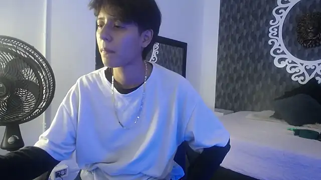 Snapshot of Ghost__Girl_ chatting on 2, 11, 2025 Ghost Girl online show from 2, 11, 2025