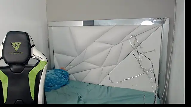 Snapshot of Cash_G_ chatting on 16, 11, 2025 Cash G online show from 16, 11, 2025