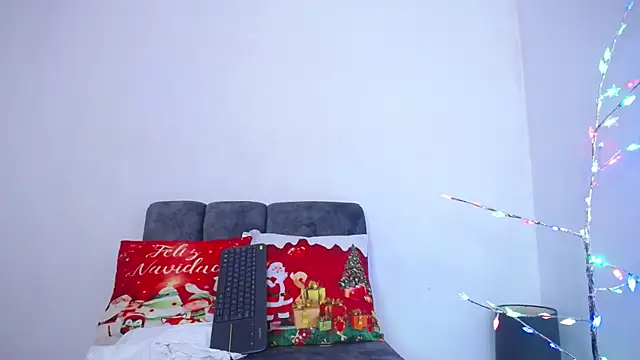 Mia fox29 online show from 21, 12, 2025