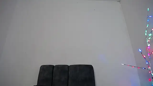 Mia fox29 online show from 23, 12, 2025