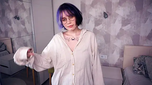 Snapshot of KellePourier chatting on 4, 11, 2025 KellePourier online show from 4, 11, 2025