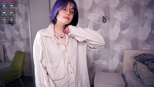 Snapshot of KellePourier chatting on 6, 11, 2025 KellePourier online show from 6, 11, 2025