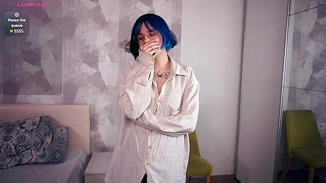 Snapshot of KellePourier chatting on 10, 11, 2025 KellePourier online show from 10, 11, 2025