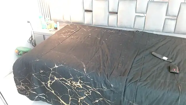 Memi xxx online show from 15, 11, 2025