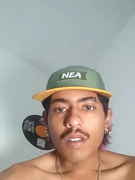 Snapshot of SkinniYamo chatting on 27, 10, 2025 SkinniYamo online show from 27, 10, 2025