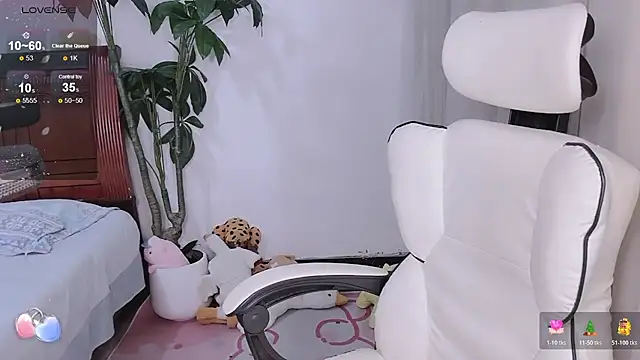 Snapshot of Tangt- chatting on 3, 12, 2025 Tangt- online show from 3, 12, 2025