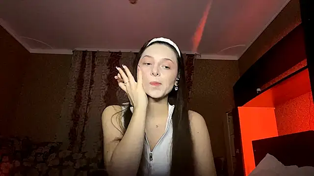 Snapshot of Poly_Falkony chatting on 29, 10, 2025 Poly Falkony online show from 29, 10, 2025