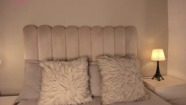 Melanie hillz online show from 14, 3, 2026