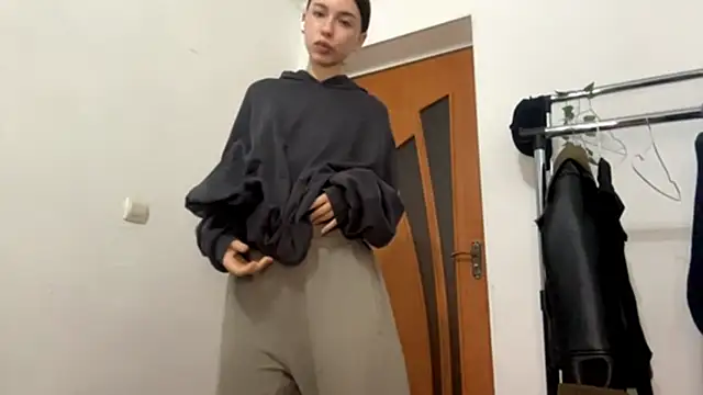 Snapshot of LilithFlamey chatting on 29, 10, 2025 LilithFlamey online show from 29, 10, 2025