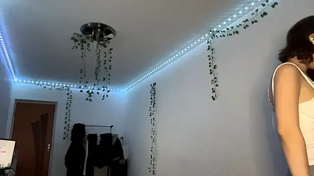 Snapshot of LilithFlamey chatting on 21, 11, 2025 LilithFlamey online show from 21, 11, 2025