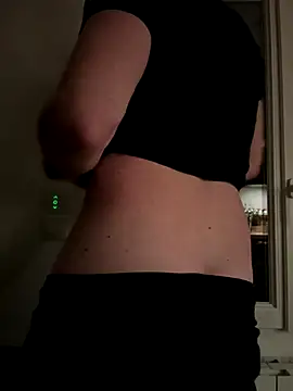 Snapshot of BadboySann chatting on 30, 11, 2025 BadboySann online show from 30, 11, 2025