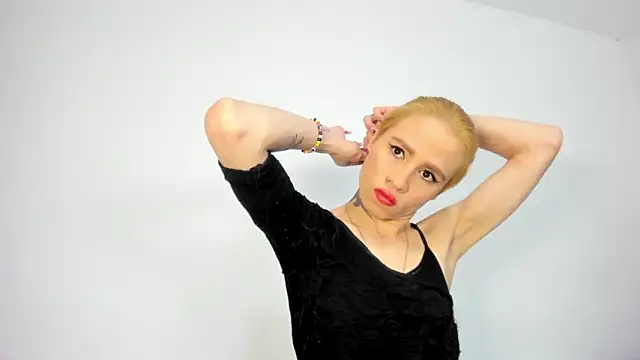 Snapshot of natacha_ferrer1 chatting on 19, 11, 2025 natacha ferrer1 online show from 19, 11, 2025