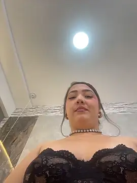 Hannahpradaa  online show from 2, 2, 2026