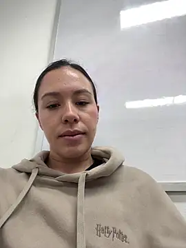 Snapshot of Oceane16_ chatting on 6, 11, 2025 Oceane16 online show from 6, 11, 2025