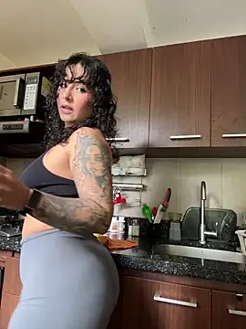 Snapshot of SugarTroubl33 chatting on 16, 12, 2025 SugarTroubl33 online show from 16, 12, 2025