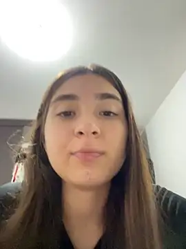 Snapshot of Valentina_ro chatting on 31, 10, 2025 Valentina ro online show from 31, 10, 2025