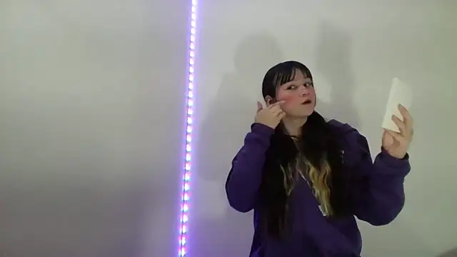 Snapshot of My_Meloddy chatting on 4, 12, 2025 My Meloddy online show from 4, 12, 2025