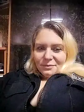 Snapshot of Lana-murr chatting on 28, 10, 2025 Lana-murr online show from 28, 10, 2025