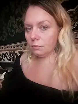 Snapshot of Lana-murr chatting on 31, 10, 2025 Lana-murr online show from 31, 10, 2025