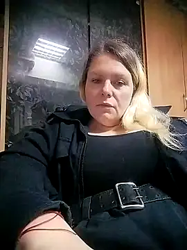 Snapshot of Lana-murr chatting on 1, 11, 2025 Lana-murr online show from 1, 11, 2025