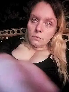 Snapshot of Lana-murr chatting on 6, 11, 2025 Lana-murr online show from 6, 11, 2025