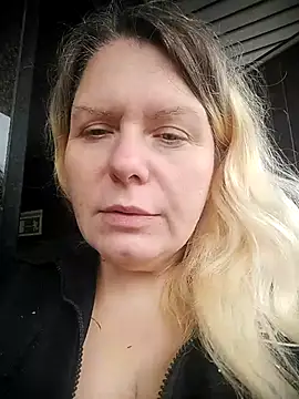 Snapshot of Lana-murr chatting on 9, 11, 2025 Lana-murr online show from 9, 11, 2025