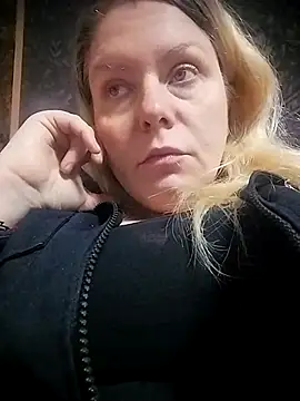 Snapshot of Lana-murr chatting on 17, 11, 2025 Lana-murr online show from 17, 11, 2025