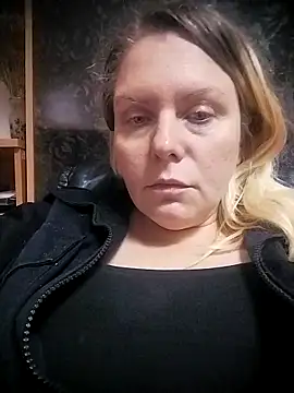 Snapshot of Lana-murr chatting on 17, 11, 2025 Lana-murr online show from 17, 11, 2025