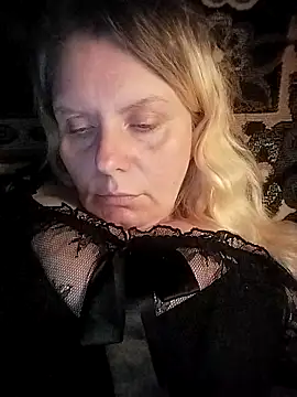 Snapshot of Lana-murr chatting on 18, 11, 2025 Lana-murr online show from 18, 11, 2025